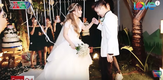 cuoc song vo chong cua cap doi dong tinh nu tung sang my ket hon