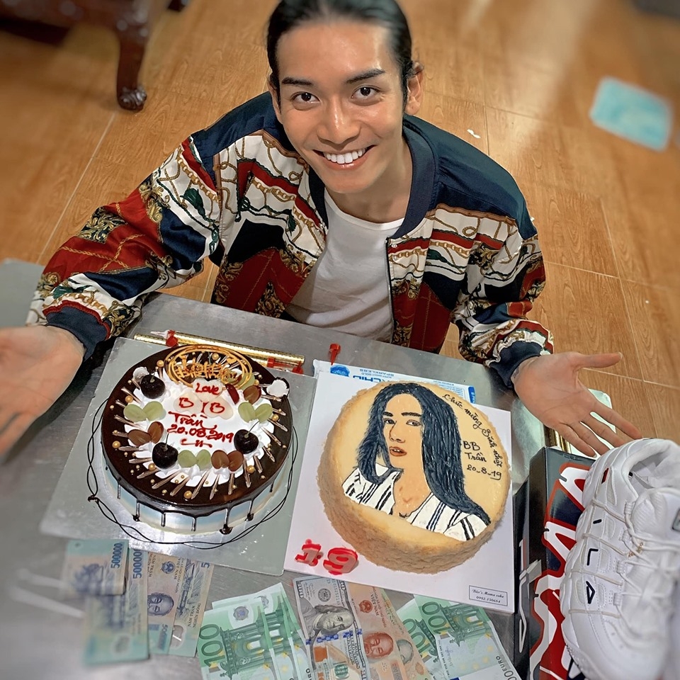 bb tran va nguoi yeu dong gioi khong ngai cong khai tinh cam truoc gia dinh