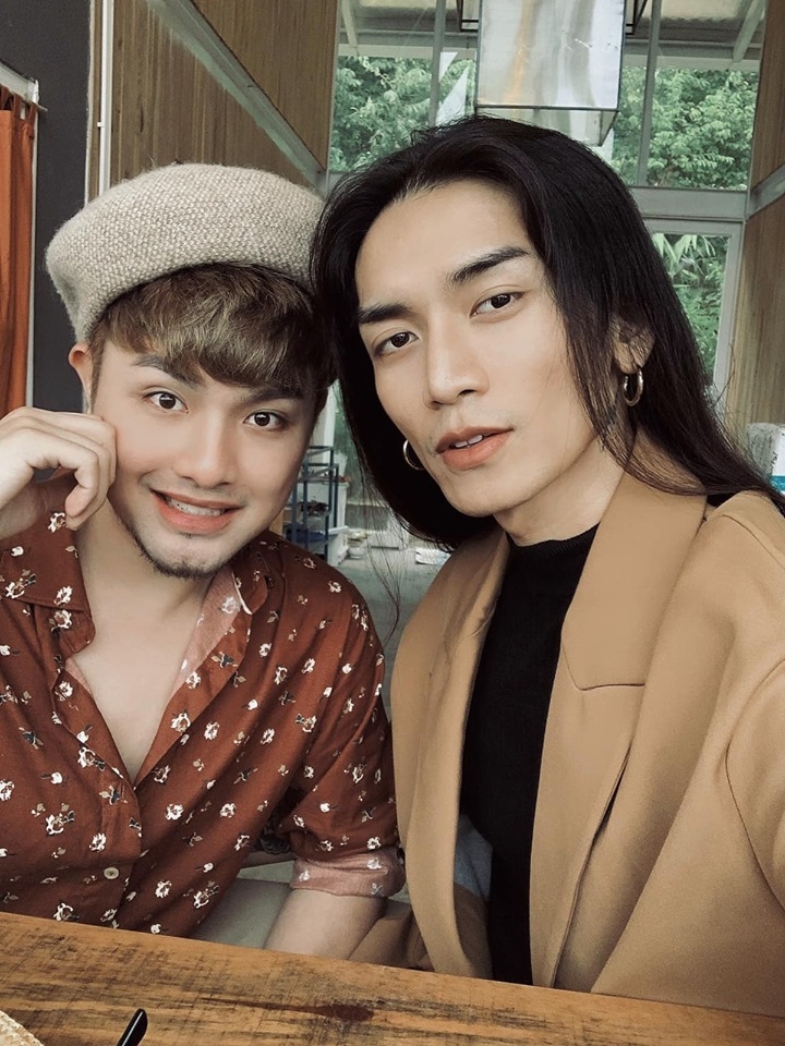 bb tran va nguoi yeu dong gioi khong ngai cong khai tinh cam truoc gia dinh