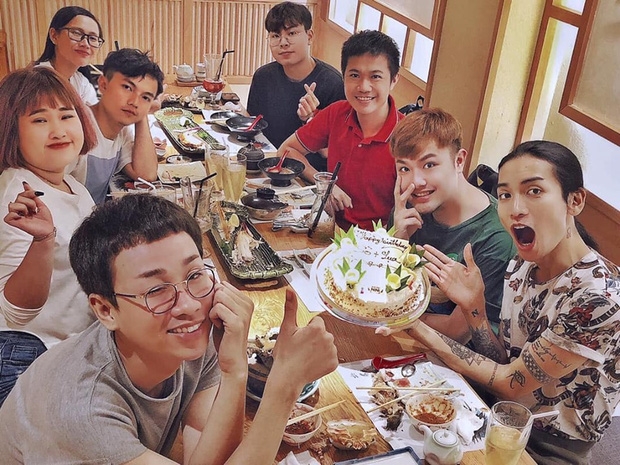 bb tran va nguoi yeu dong gioi khong ngai cong khai tinh cam truoc gia dinh