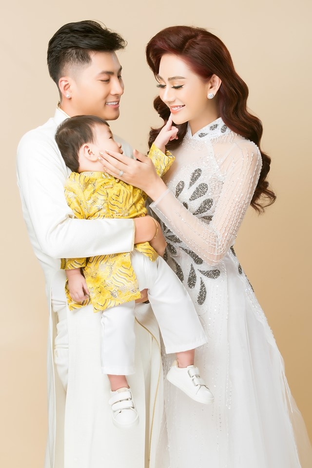 lo dien hinh anh con trai cua nu hoang chuyen gioi lam khanh chi