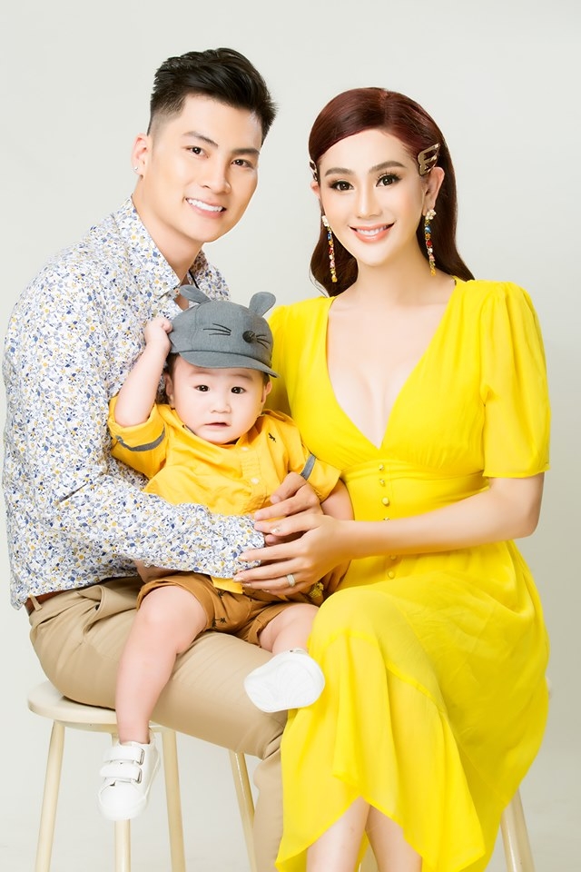 lo dien hinh anh con trai cua nu hoang chuyen gioi lam khanh chi
