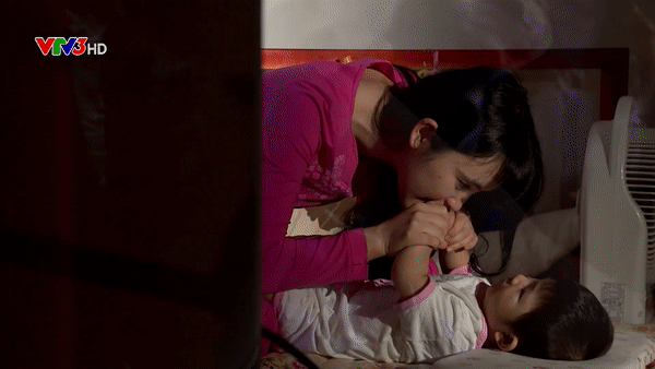 co gai tre gac lai moi giac mo de lam me mot em be tat nguyen