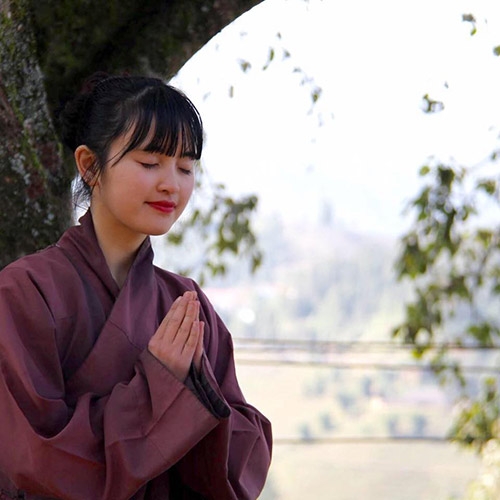 co gai tre gac lai moi giac mo de lam me mot em be tat nguyen