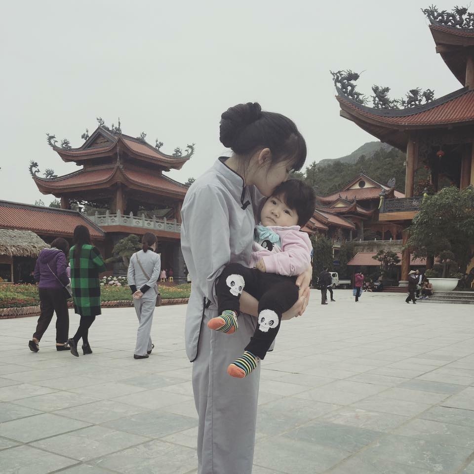 co gai tre gac lai moi giac mo de lam me mot em be tat nguyen