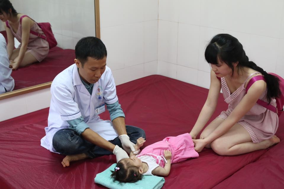 co gai tre gac lai moi giac mo de lam me mot em be tat nguyen