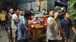 Hình ảnh đau xót trong lễ tang bé 14 tháng tuổi ở Đan Phượng