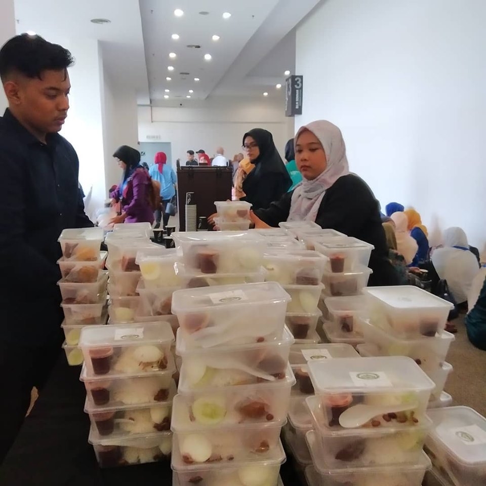 cap vo chong thoat ngheo nho ban com kiem 22 ty dong thang