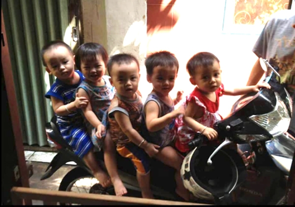 ngay dau tien di hoc cua 5 be sinh 5 dau tien tai viet nam