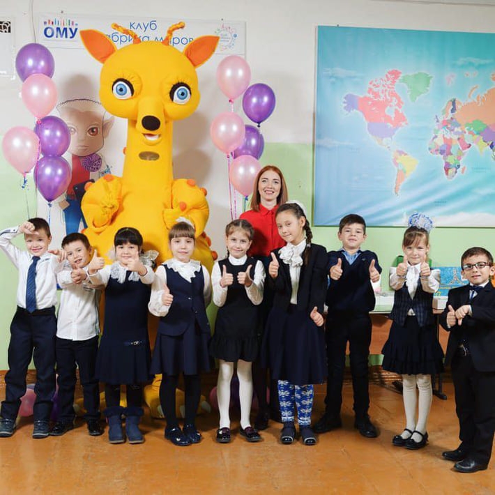 dong phuc hoc sinh cua cac nuoc tren the gioi nhan ngay ca nuoc khai giang