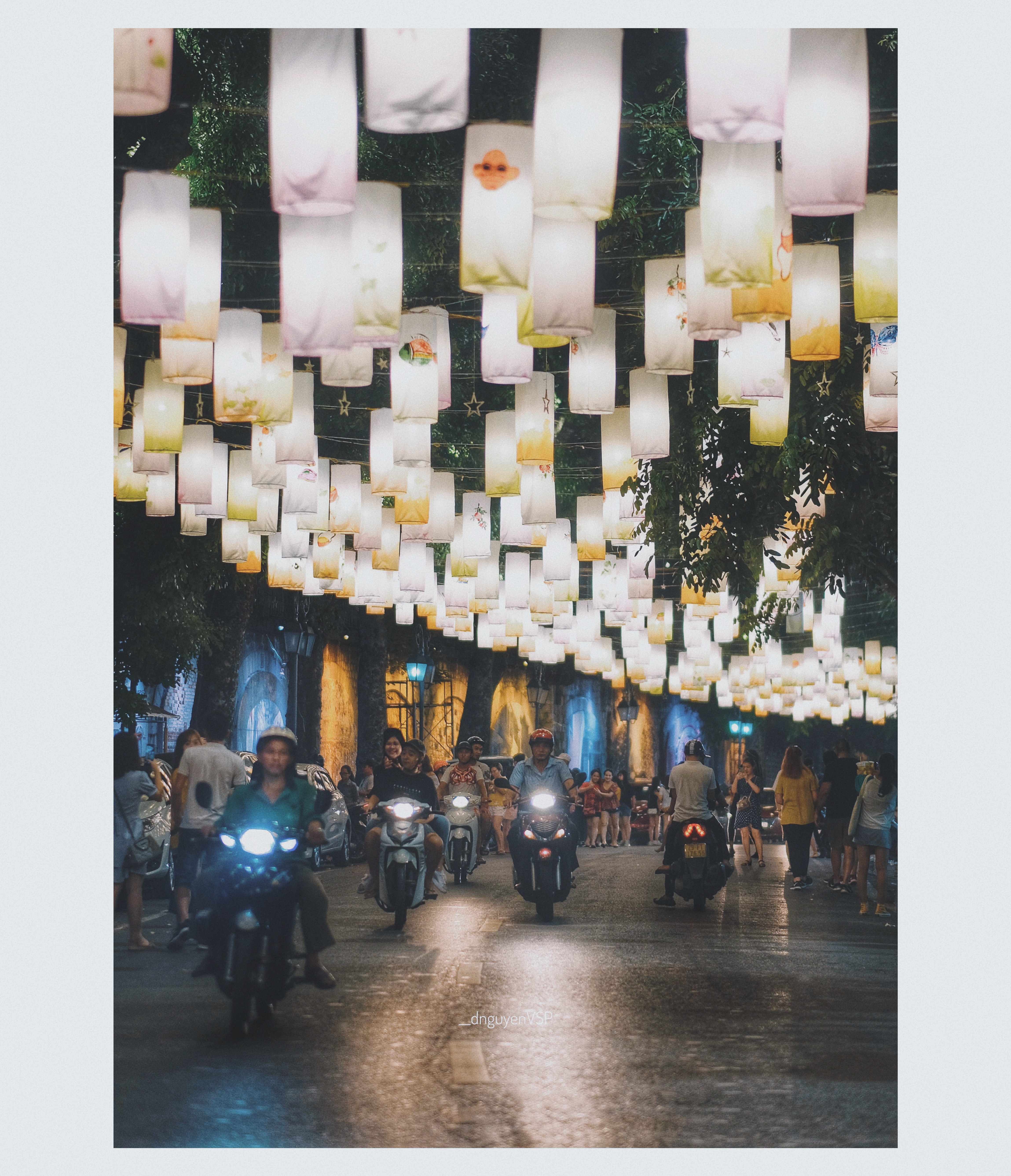 pho phung hung diem chup anh trung thu dep lung linh cho gioi tre