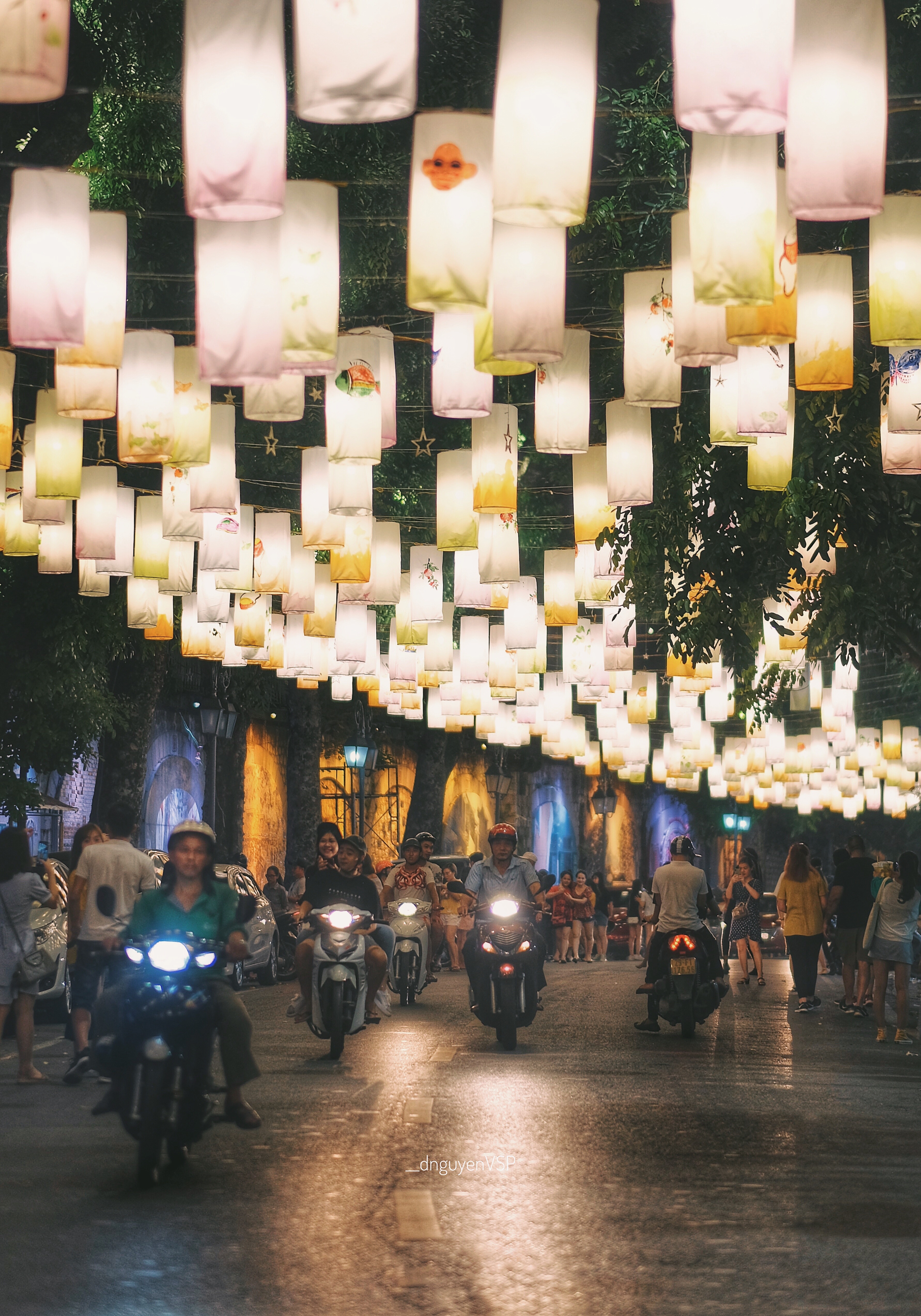 pho phung hung diem chup anh trung thu dep lung linh cho gioi tre