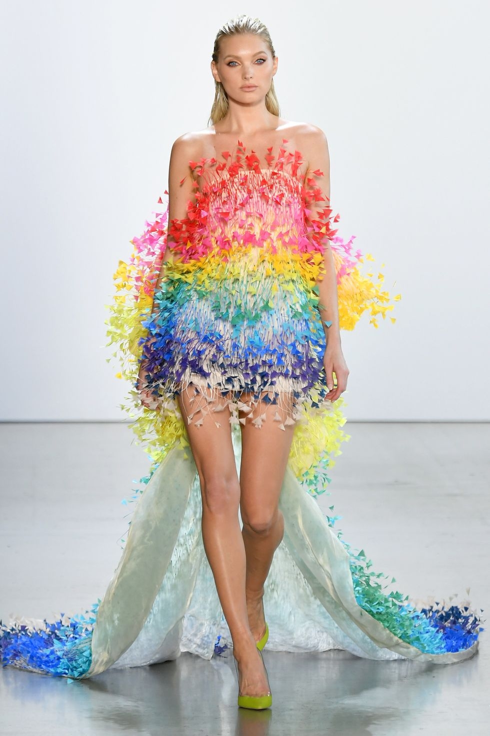 6 thiet ke an tuong nhat cua cong tri tai new york fashion week 2020