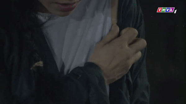 tieng set trong mua tinh yeu nay no trong dem binh va cau ba cung ngam dom dom