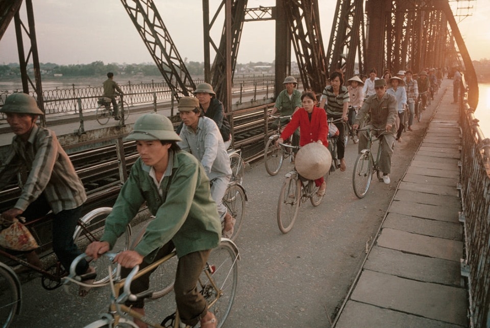 Việt Nam năm 1989 đẹp bình dị qua ống kính nhiếp ảnh gia người Mỹ viet nam nam 1989 dep binh di qua ong kinh nhiep anh gia nguoi my