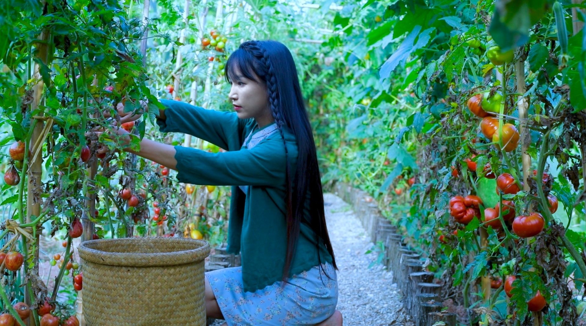 he lo cuoc song bi an cua tien nu dong que so huu 58 trieu nguoi ham mo