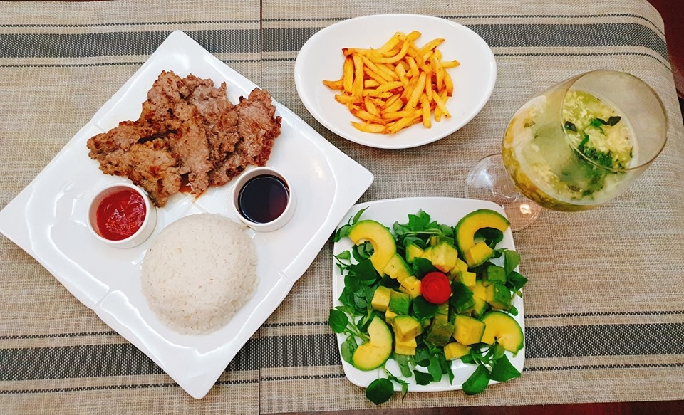 "Mẹ chồng số 1" lại gây bão mạng xã hội với cơm cữ nấu cho con dâu ngon như nhà hàng me chong so 1 lai gay bao mang xa hoi voi com cu nau cho con dau ngon nhu khach san