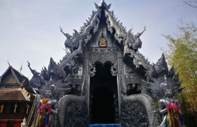 ngoi den thai lan lam bang bac nhung cam phu nu buoc vao