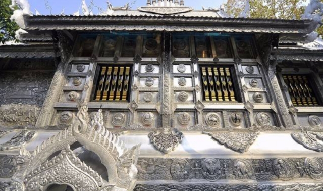 ngoi den thai lan lam bang bac nhung cam phu nu buoc vao