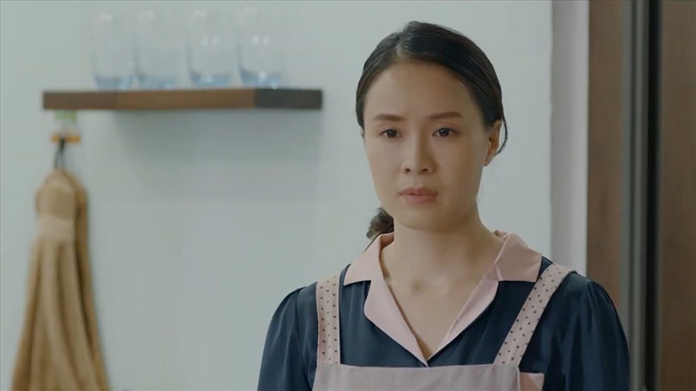 tu khue hoa hong tren nguc trai phu nu hy sinh se khong bao gio duoc hanh phuc