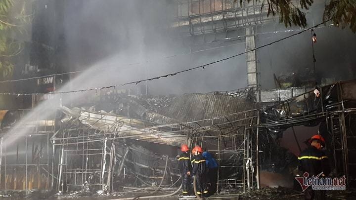 chay du doi tai trung tam dien may o hai phong toan bo thiet bi dien tu bi thieu rui
