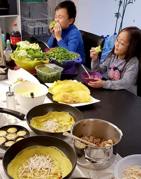 gia dinh viet lam vuon ao chuong tai duc