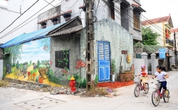 Làng bích họa Hà Nội lên báo Anh, được ca ngợi đẹp như cổ tích