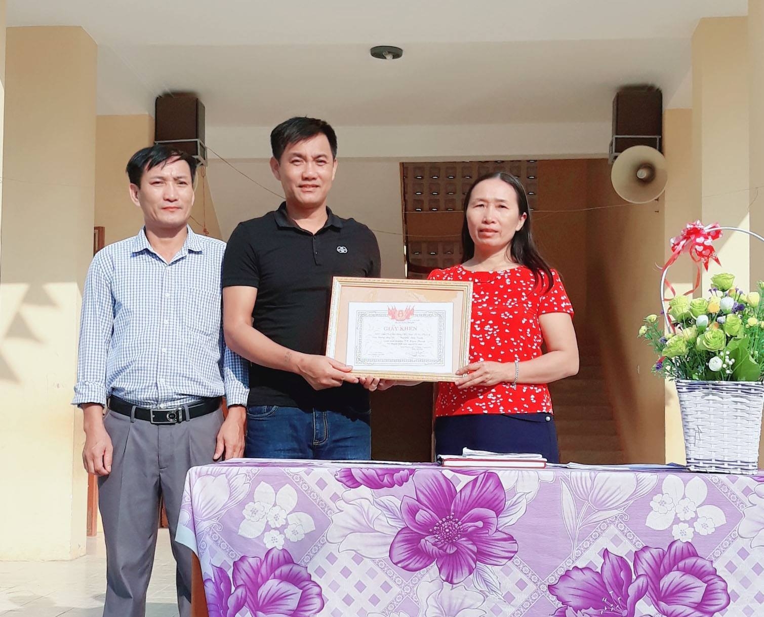 cam dong buc thu ba me gui hai thay giao da cuu song con minh