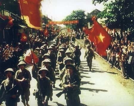 tien ve ha noi bai hat tien tri ngay giai phong thu do 1010