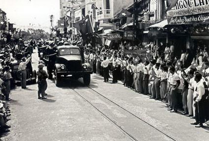 tien ve ha noi bai hat tien tri ngay giai phong thu do 1010