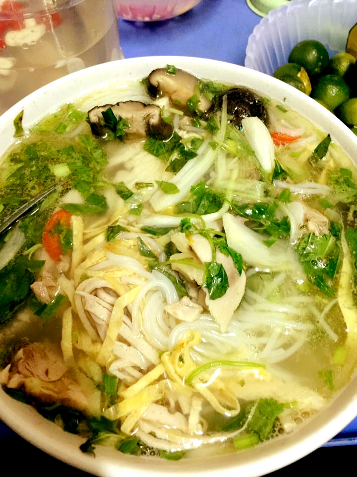 mon ngon ha noi 5 quan bun thang noi tieng luon dong khach bat ke luc nao