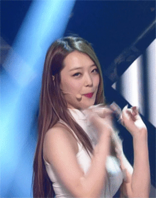 sulli tu nu than tuong noi tieng the gioi den hinh anh noi loan nhung nam thang cuoi doi