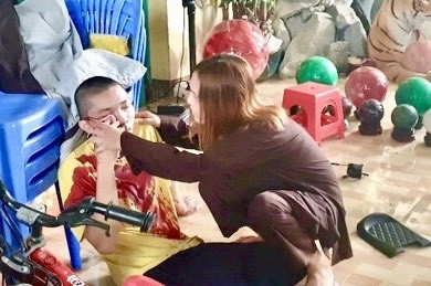 vi sao cha me co gai xong vao tinh that bong lai luc soat