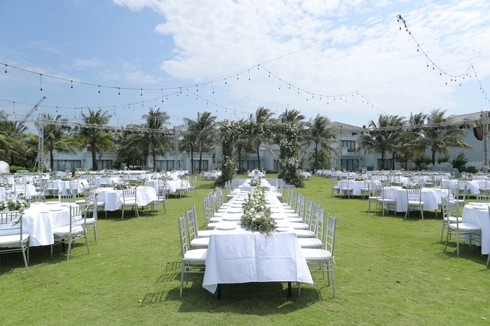 he lo khong gian le cuoi lang man va hoanh trang cua dong nhi ong cao thang