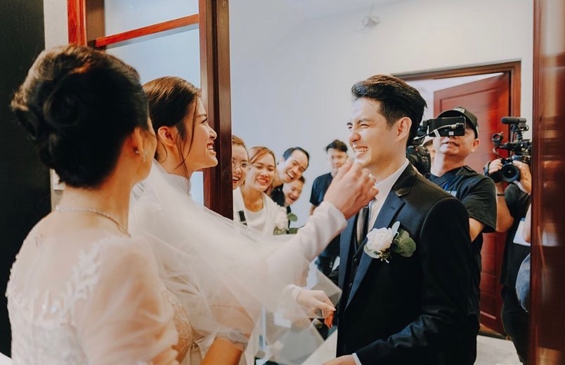 he lo khong gian le cuoi lang man va hoanh trang cua dong nhi ong cao thang