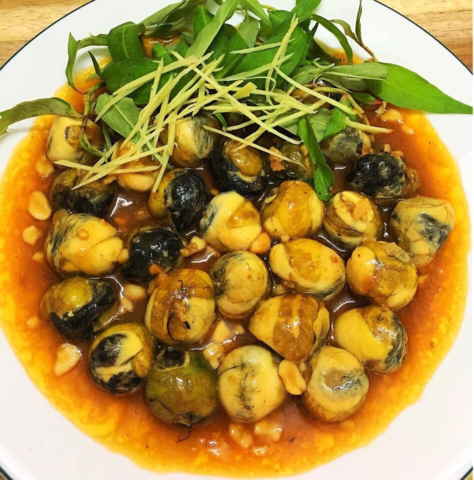 cach lam trung cut lon xao me bo duong cho ca gia dinh