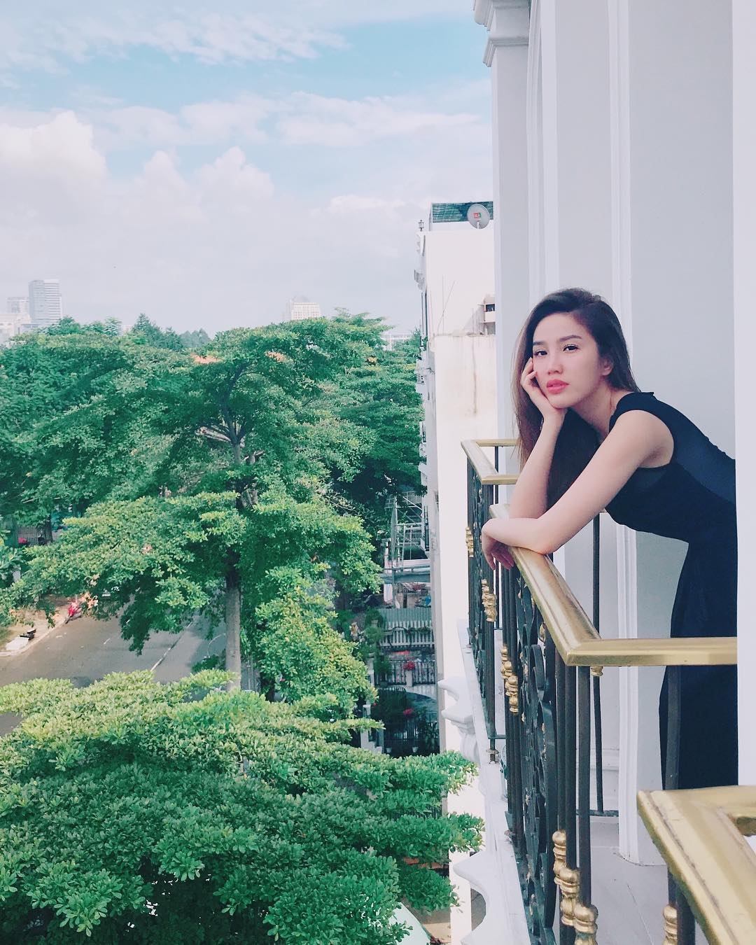 cuoc song sang chanh cua bao thy trong biet thu dep nhu lau dai o tphcm