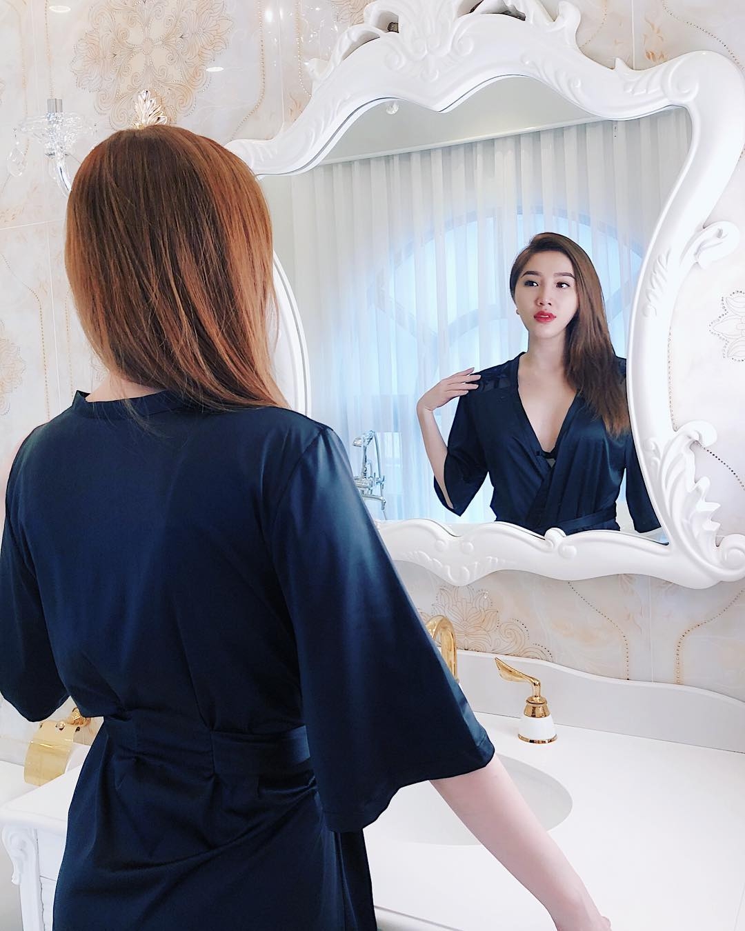 cuoc song sang chanh cua bao thy trong biet thu dep nhu lau dai o tphcm