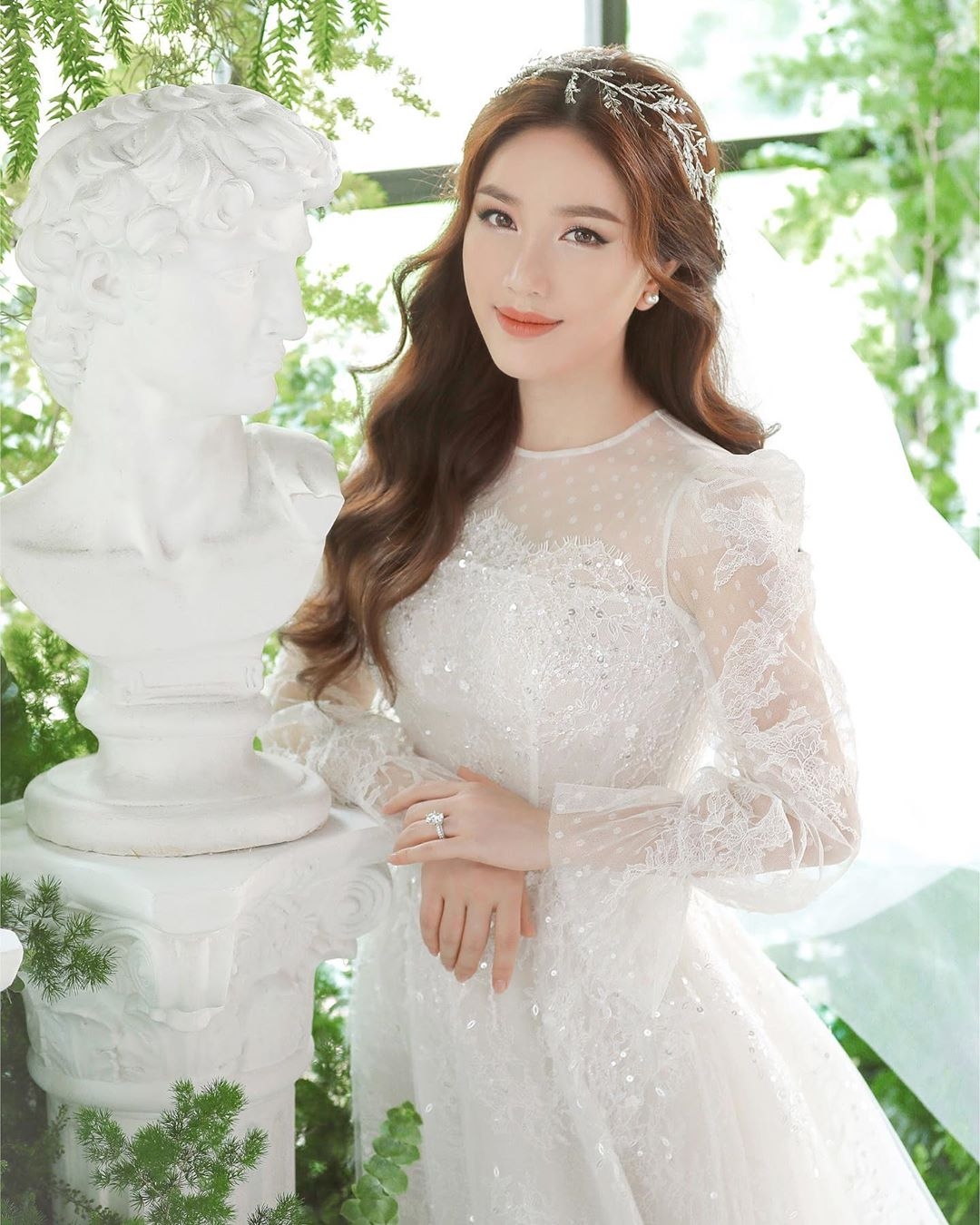 cuoc song sang chanh cua bao thy trong biet thu dep nhu lau dai o tphcm