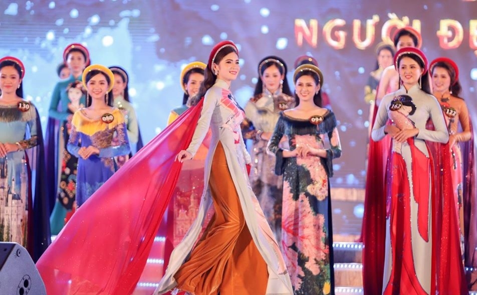 bui kim quyen dang quang nguoi dep xu dua 2019