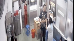 nu dieu duong bi bo benh nhi danh gay xuong ham