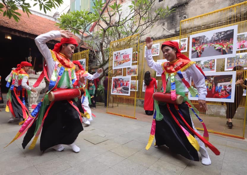 trien lam anh di san trong long ha noi mang le hoi truyen thong den gan hon voi nguoi tre