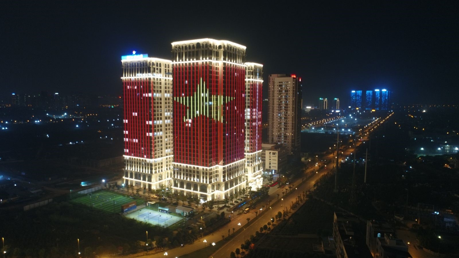 hang loat cao oc cua sunshine group nhuom do quoc ky co vu viet nam truoc tran ck sea games 30