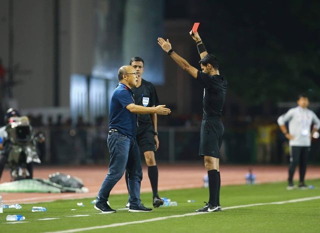 hlv park co bi phat tien sau chiec the do dau tien trong lich su sea games