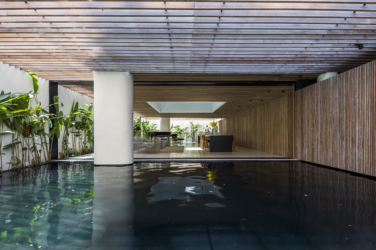 ngoi nha voi 10 manh vuon lo lung xanh mat giua sai gon nhon nhip