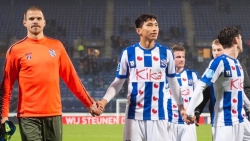 co dong vien chuc mung van hau lan dau thi dau cho doi mot heerenveen