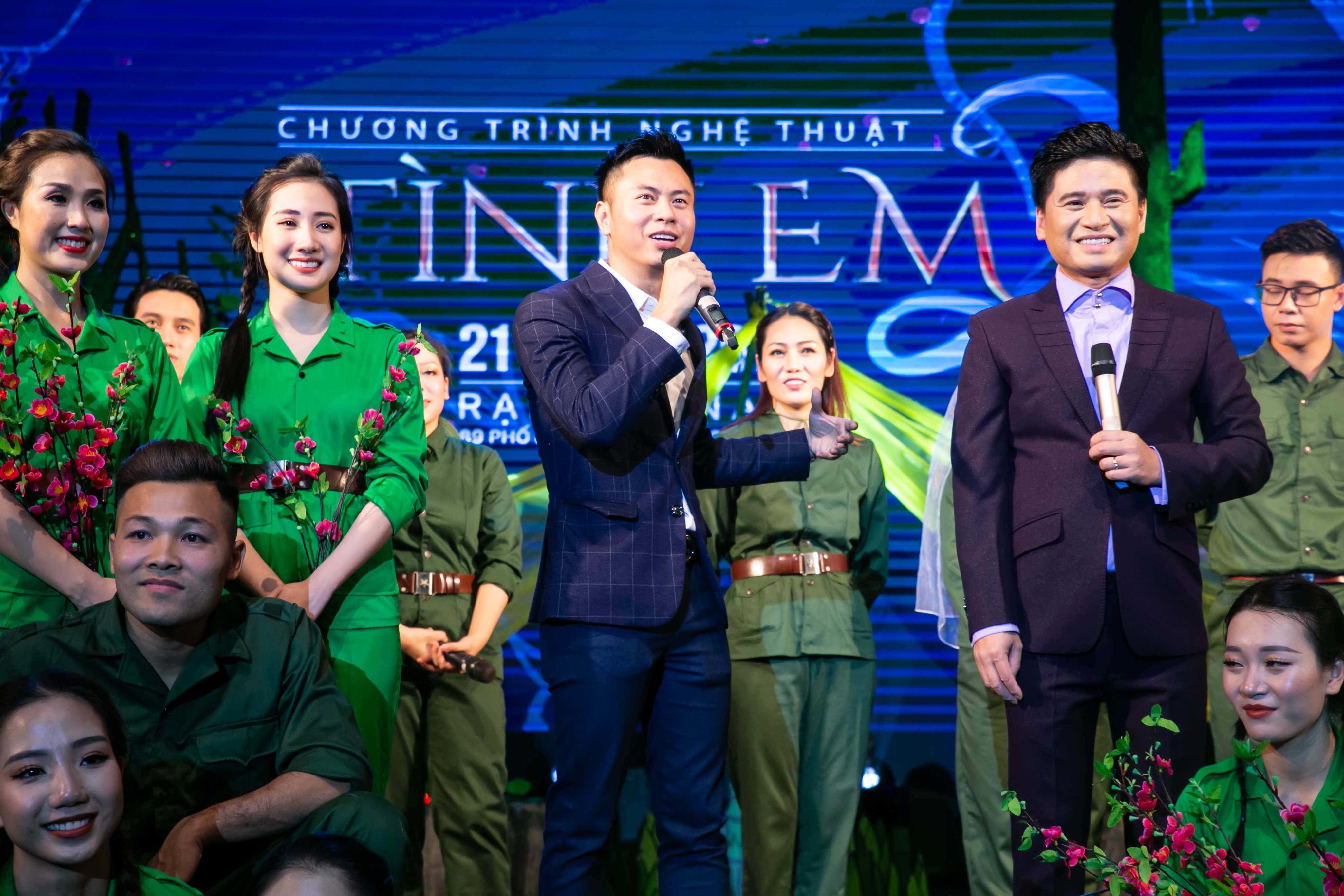 cuoc choi lon thanh cong cua nhac si duong cam