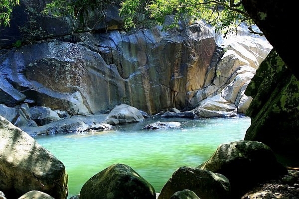 thi xa ninh hoa khanh hoa noi chay tron xo bo de tim ve coi an yen