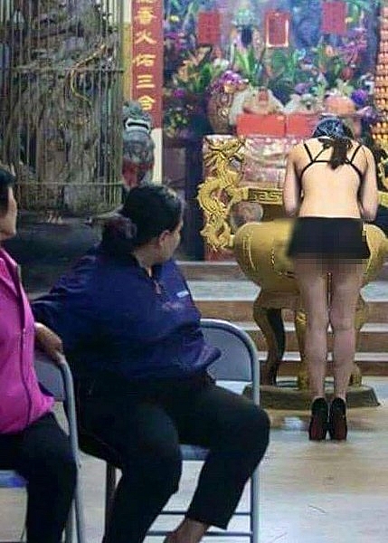 chon linh thieng khong phai la noi de khoe hang