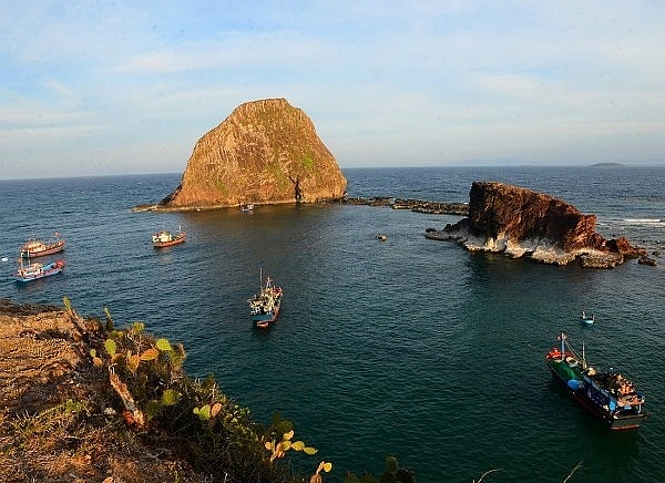 ngan chan va bao ve cac ran san ho tu nhien o hon yen phu yen